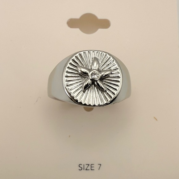 ON 34th Jewelry - NWT On 34th Silver Starfish Signet Ring Rhodium Plated Coastal Beach Size 7